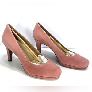 NIB - Naturalizer Pink Suede Rounded Toe Heels